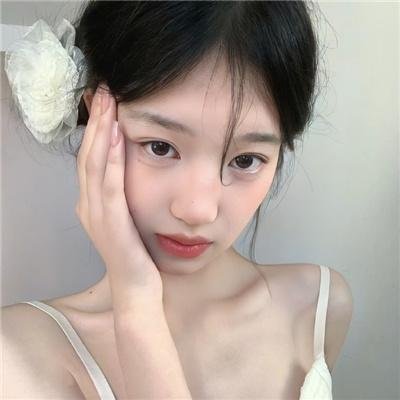 一个女孩和一个男孩